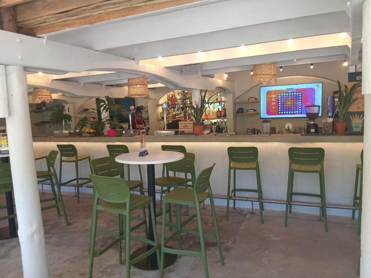 The Riverdeck Accommodation And Backpackers Κνύσνα Εξωτερικό φωτογραφία